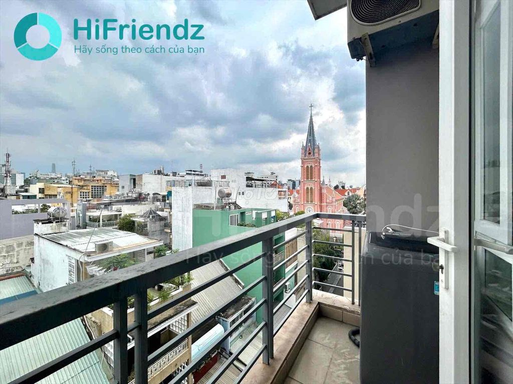 The district's elevator balcony 1 near Litin Park 8