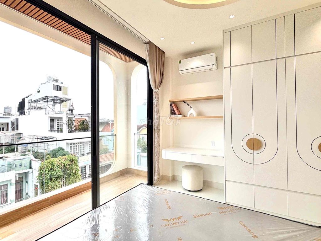 Rent apartment one of the new balcony bedrooms in District 7