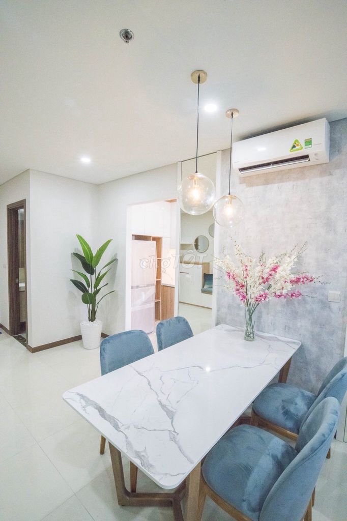 Rent a two bedroom, three bedrooms, short-term centrosa.
