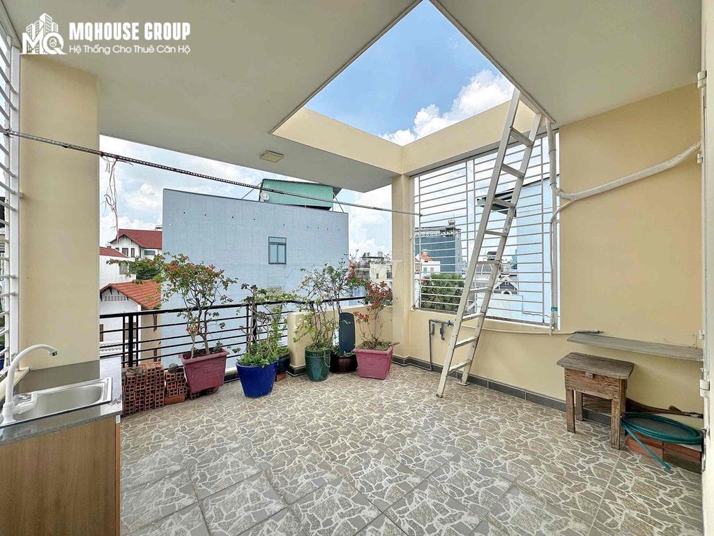 Garden studio chill - furniture available - at the head of the warship