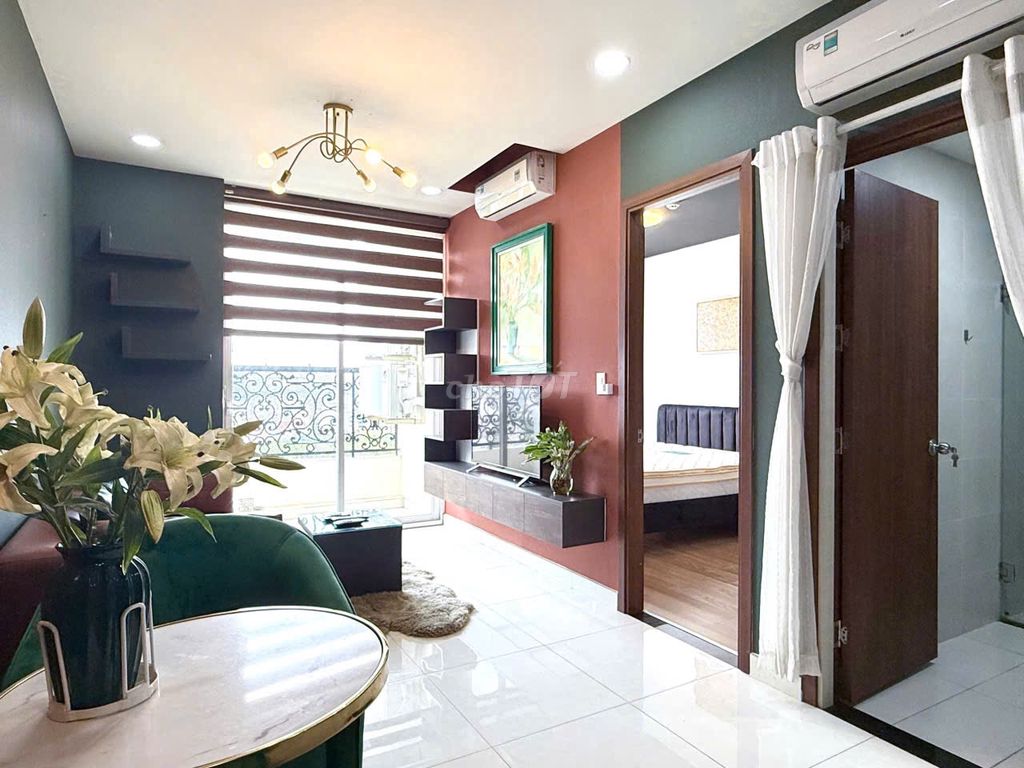 Grand Riverside, 3 p to the center, soft prices, 13.5 million a bedroom.