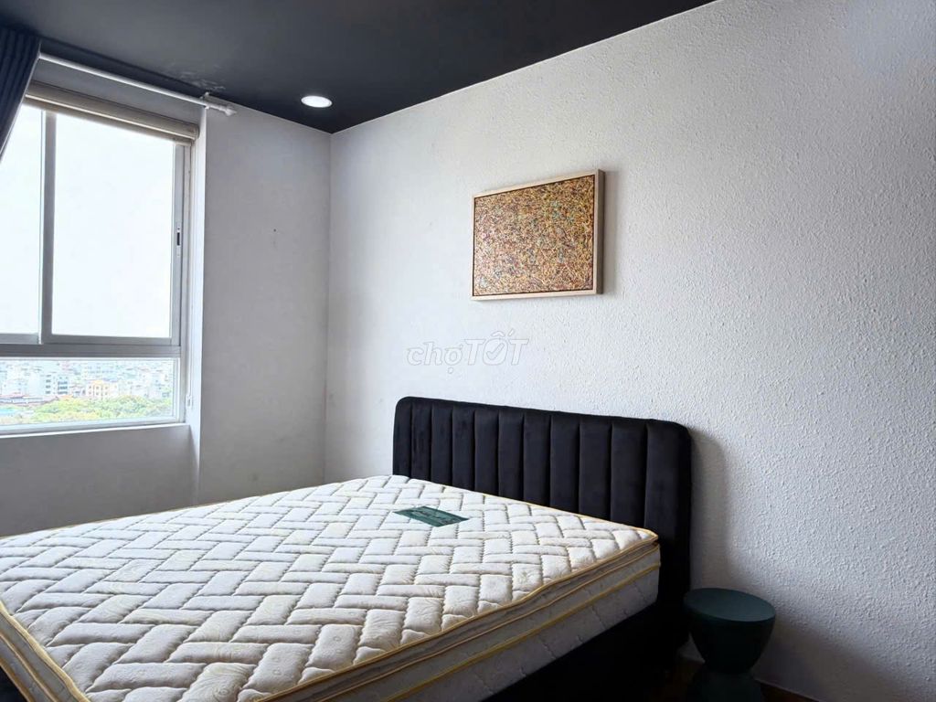 Grand Riverside, 3 p to the center, soft prices, 13.5 million a bedroom.