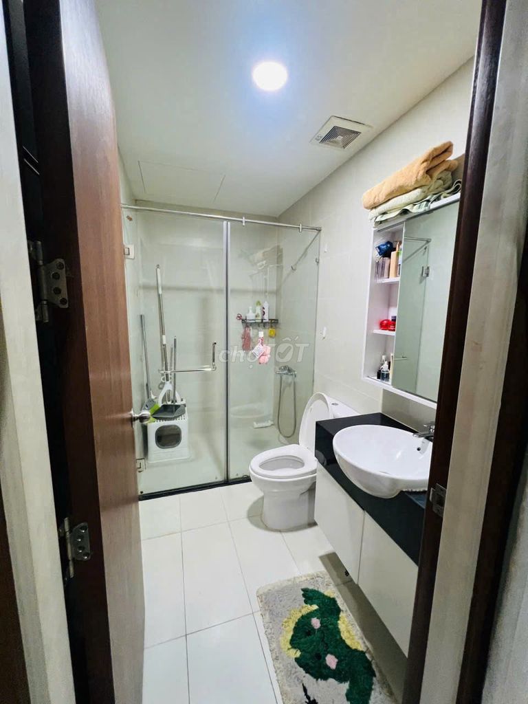 Grand Riverside, 3 p to the center, soft prices, 13.5 million a bedroom.