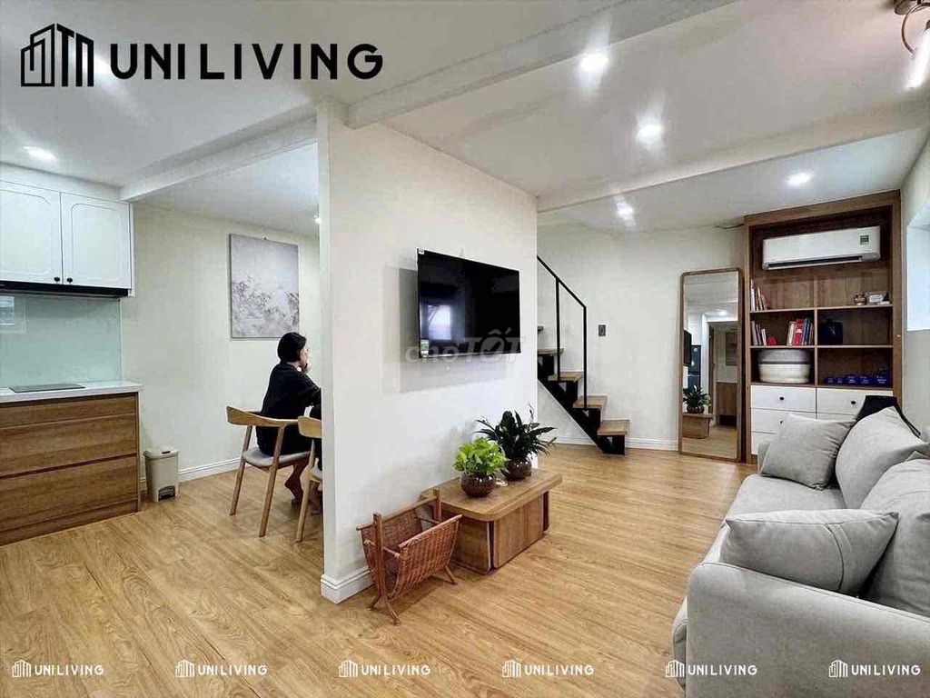 Open apartment 1 st 1 st floor 2 separate bedroom right out oftown