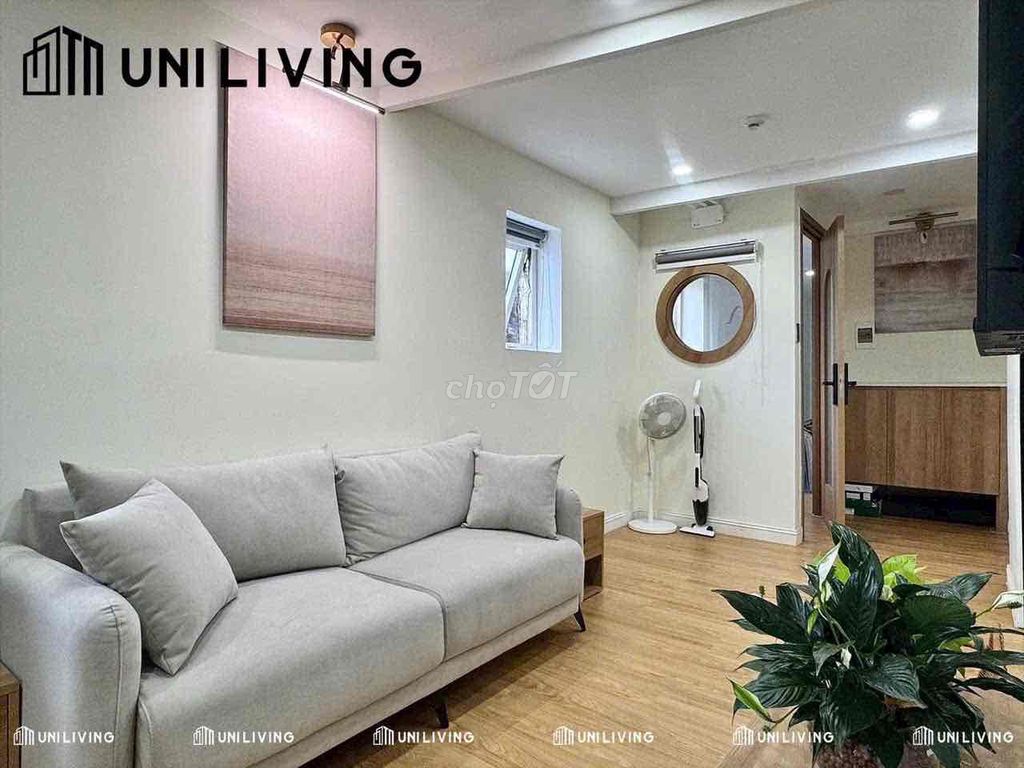 Open apartment 1 st 1 st floor 2 separate bedroom right out oftown