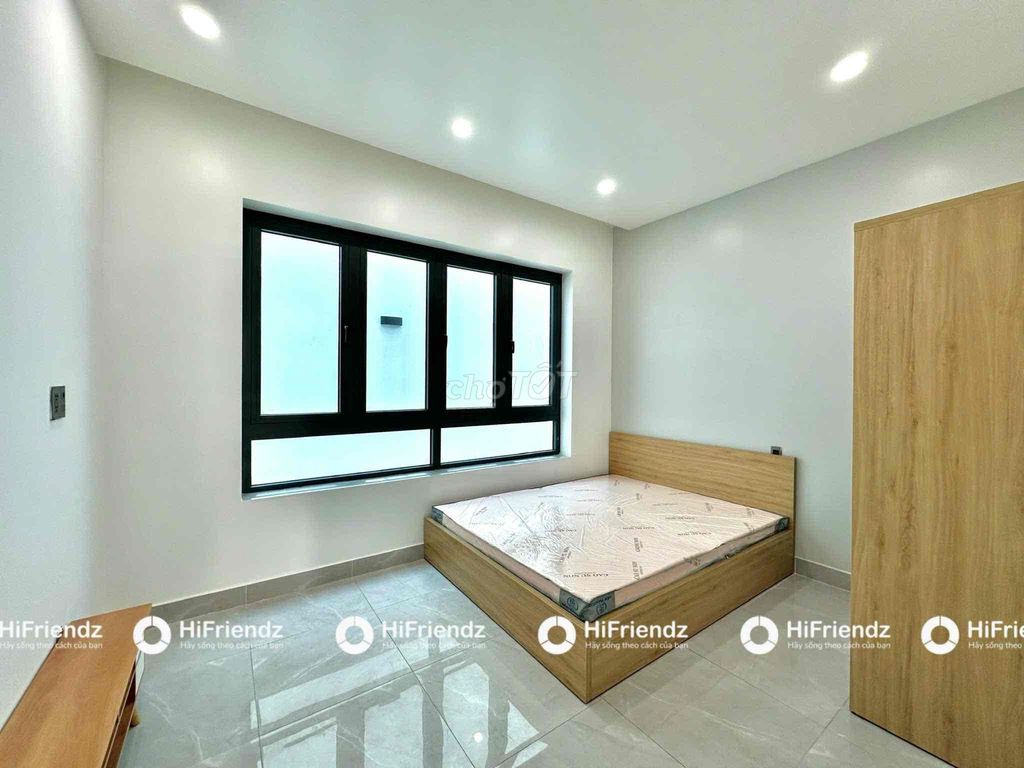 The two bedrooms are right here at the University of Science, West Square, rich.