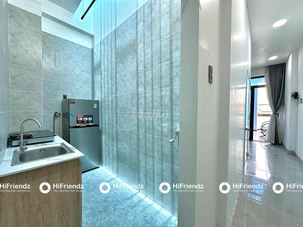 The two bedrooms are right here at the University of Science, West Square, rich.