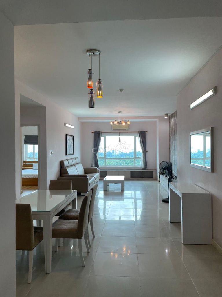 Cao ốc Phú Nhuận - Hoàng Minh Giám near the Cv (0.80 m2 and 145 m2)