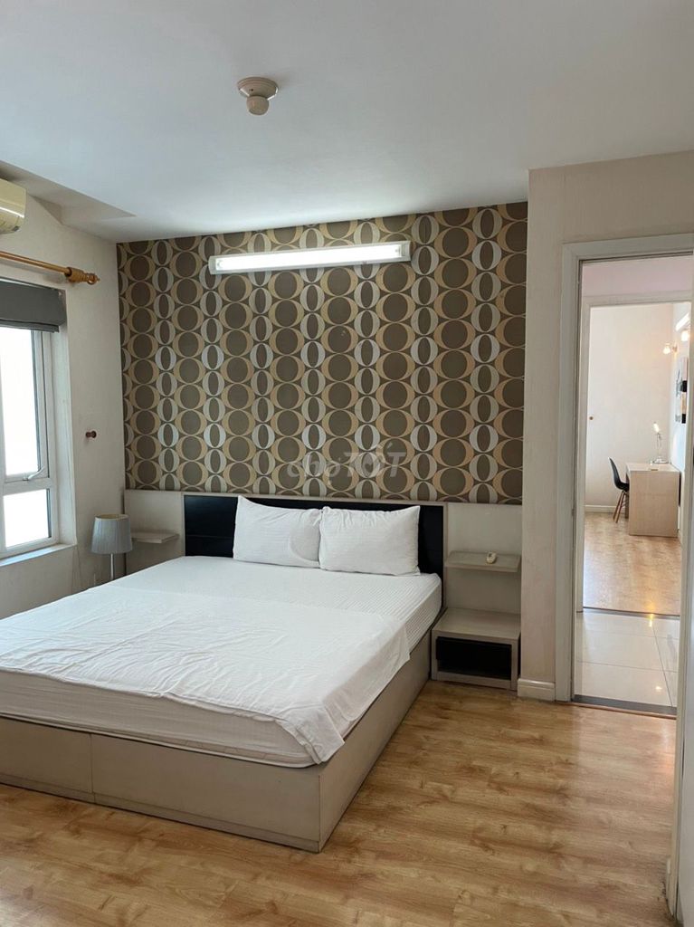 Cao ốc Phú Nhuận - Hoàng Minh Giám near the Cv (0.80 m2 and 145 m2)