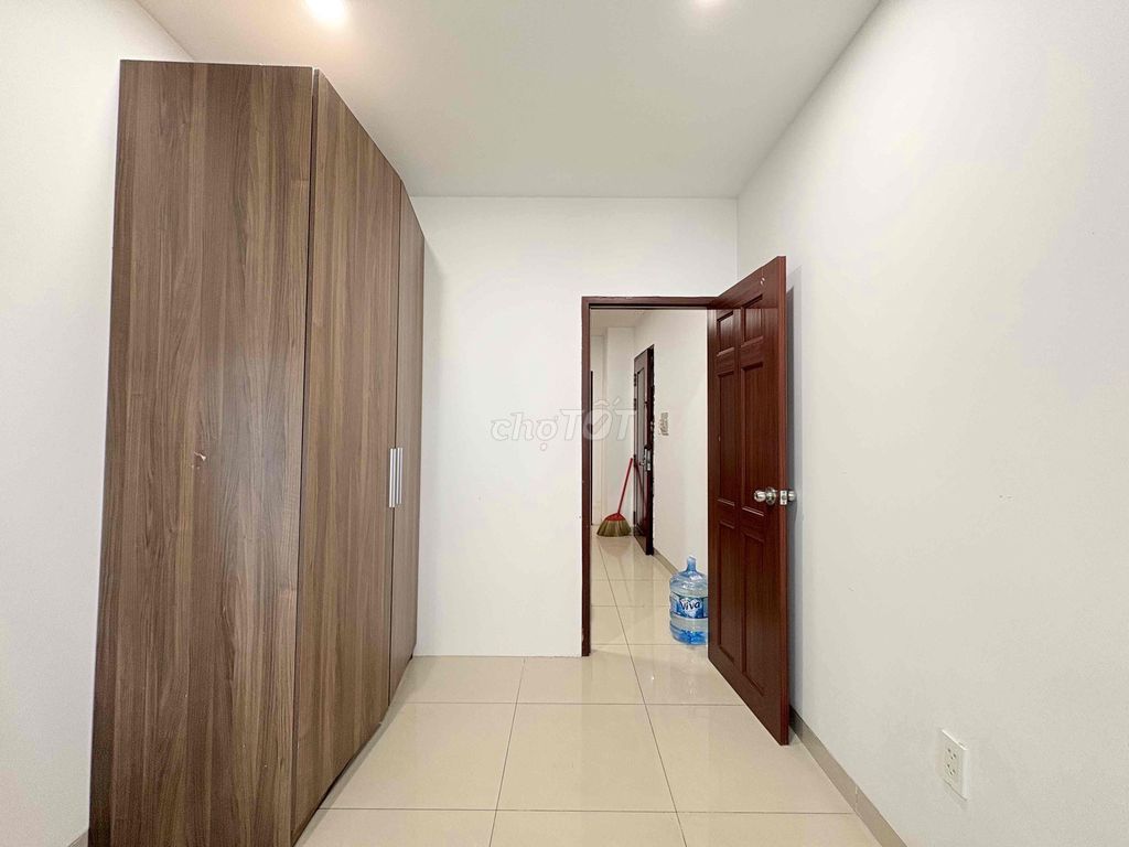 Rent a padded-uper-basket, full-in-the-house furniture at Thành Thái District 10.