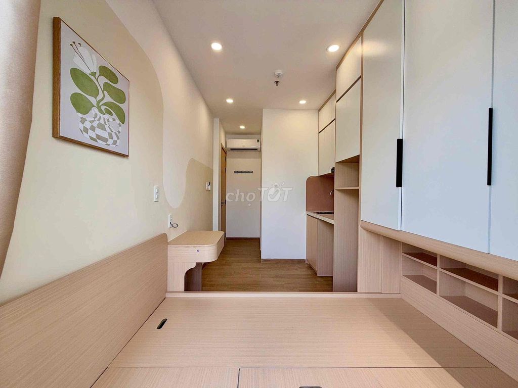 The most beautiful new balcony studio near the latest gofl field, airport.