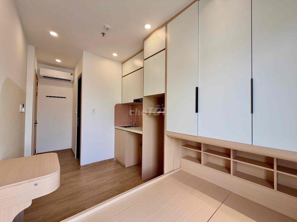 The most beautiful new balcony studio near the latest gofl field, airport.