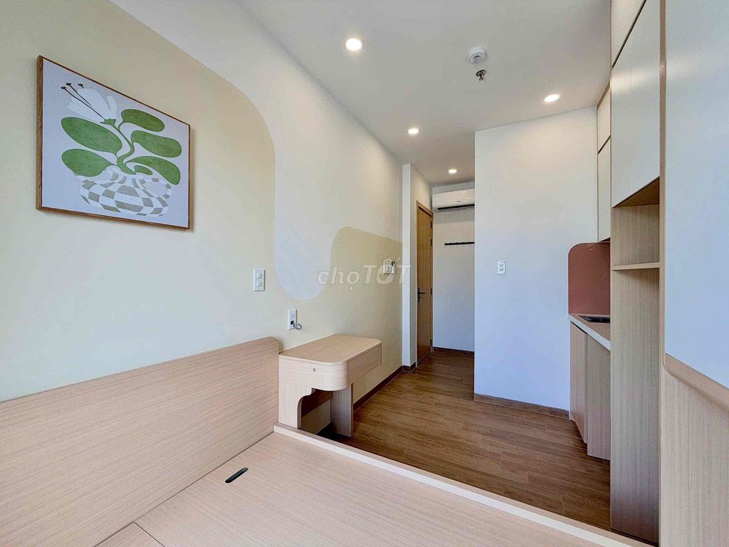 The most beautiful new balcony studio near the latest gofl field, airport.