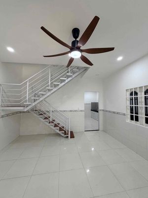 Rent 10 million four bedroom 2 tolet road car