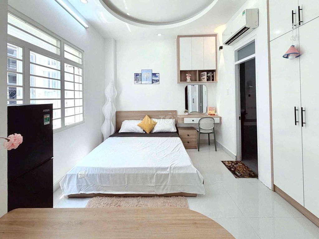 công (c) - Full interior - Nguyễn Xí – 2 open windows