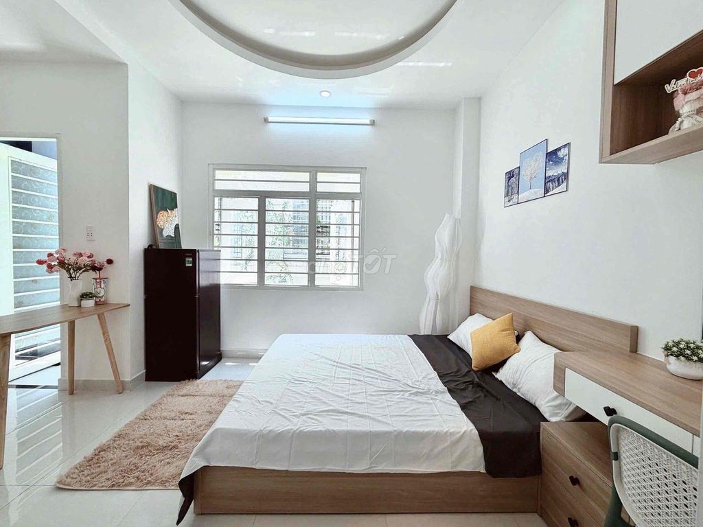 công (c) - Full interior - Nguyễn Xí – 2 open windows