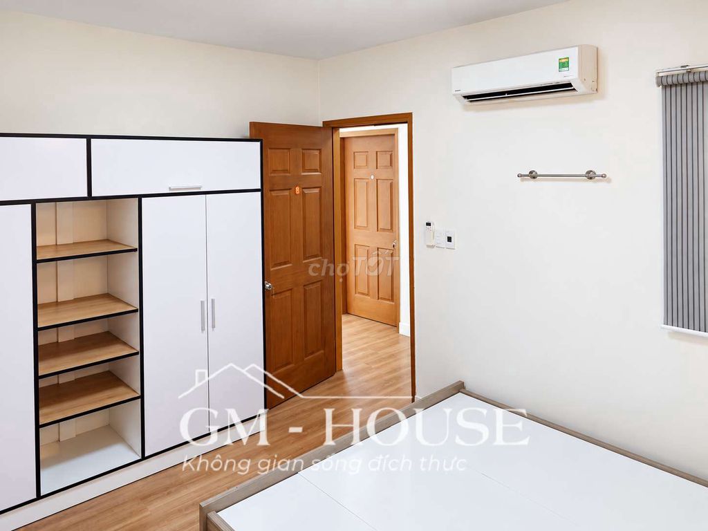 Two bedrooms, two bathrooms, 70 meters, full interior, just Nguyễn Gia Trí.