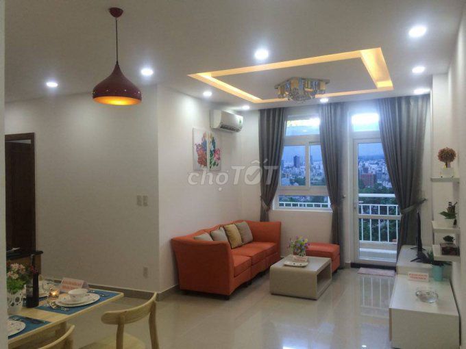 Hot! C/C/702 feet of square-by-clock green space near the 5th District Market