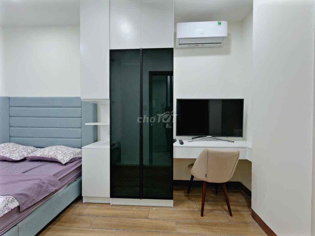 Rent the two bedrooms full of modern interiors at Lạc Long Quân.