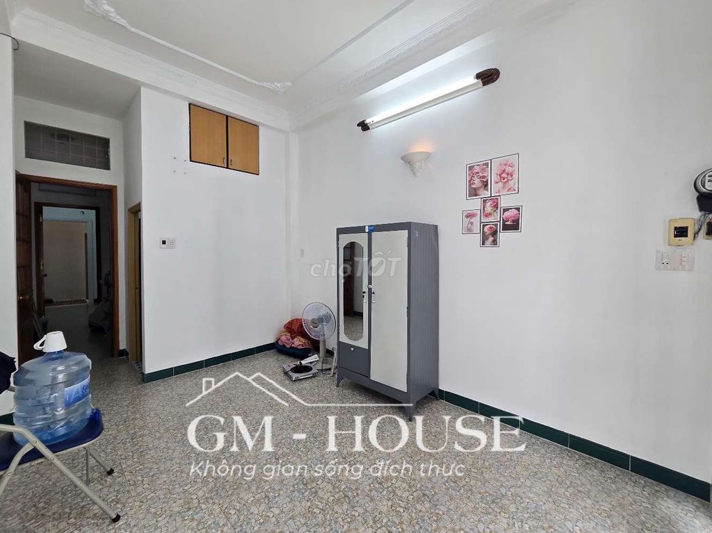 Large balcony, full interior, Nguyễn Thượng Hiền.