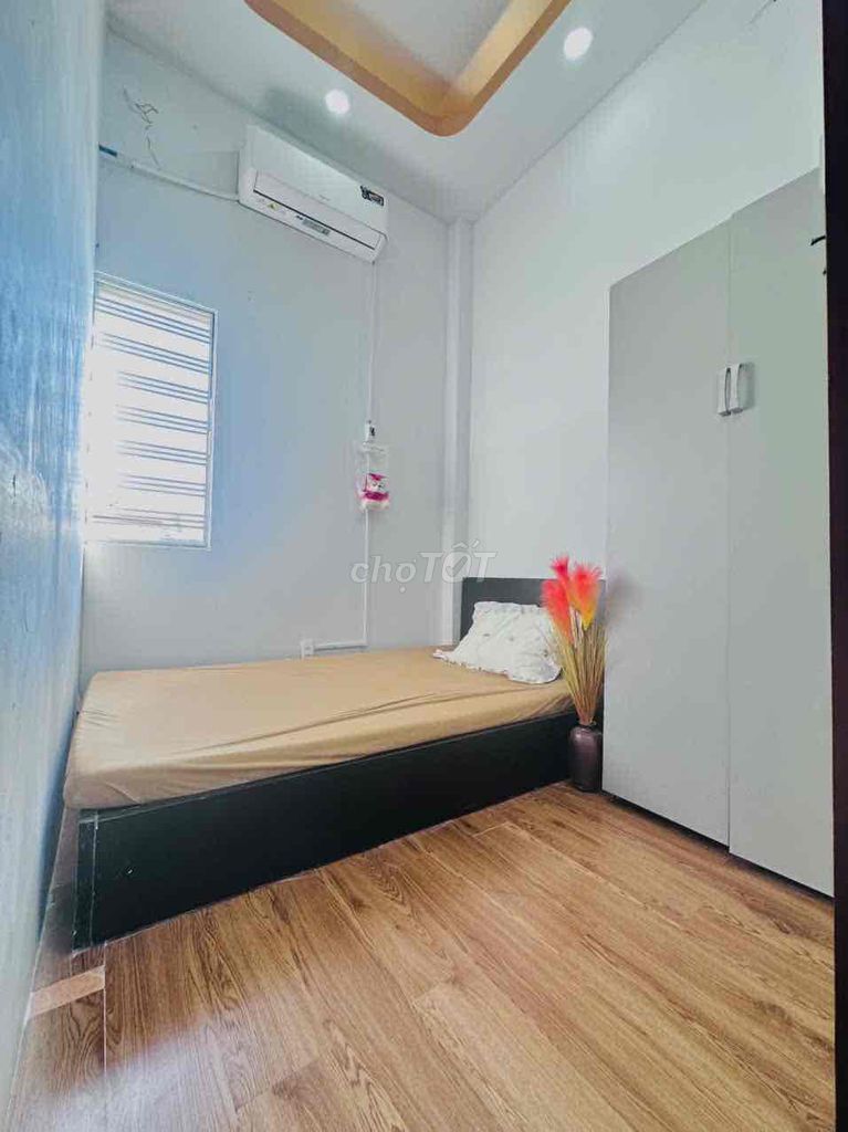 Rent two bedrooms. Two air-cold machines near 7th.