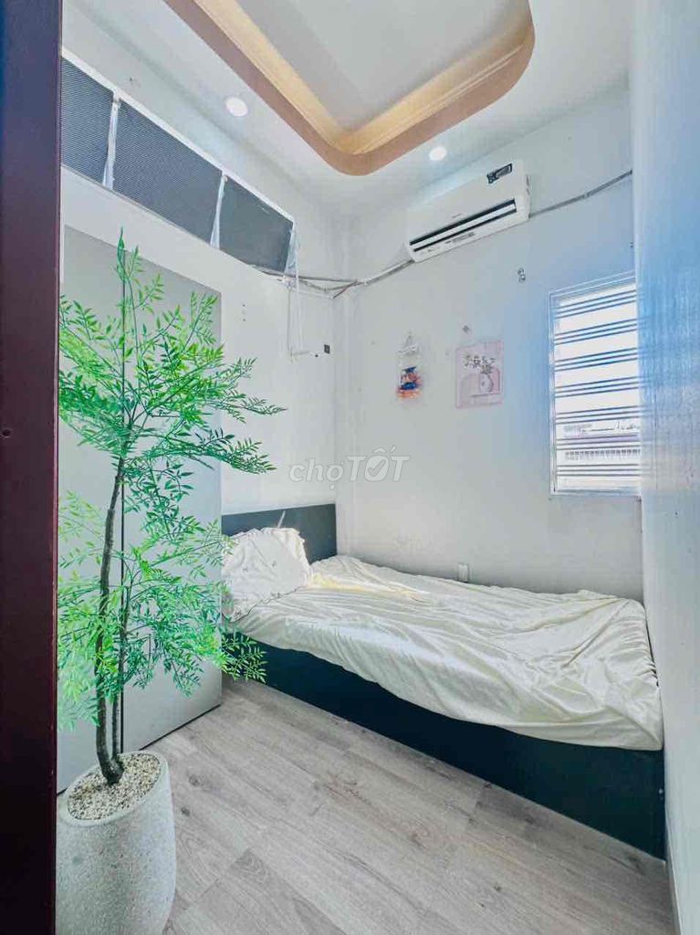 Rent two bedrooms. Two air-cold machines near 7th.