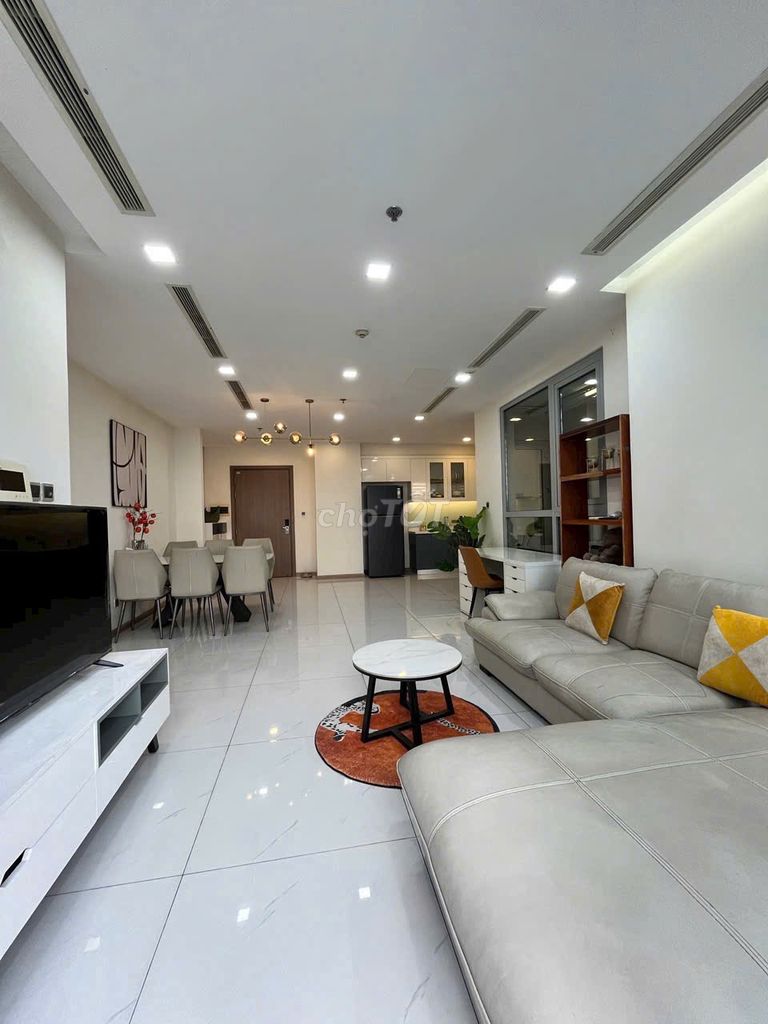 The Orchard Parkview High House 3 bedrooms. Two of the really cheap toilets are 20 million near the airport.