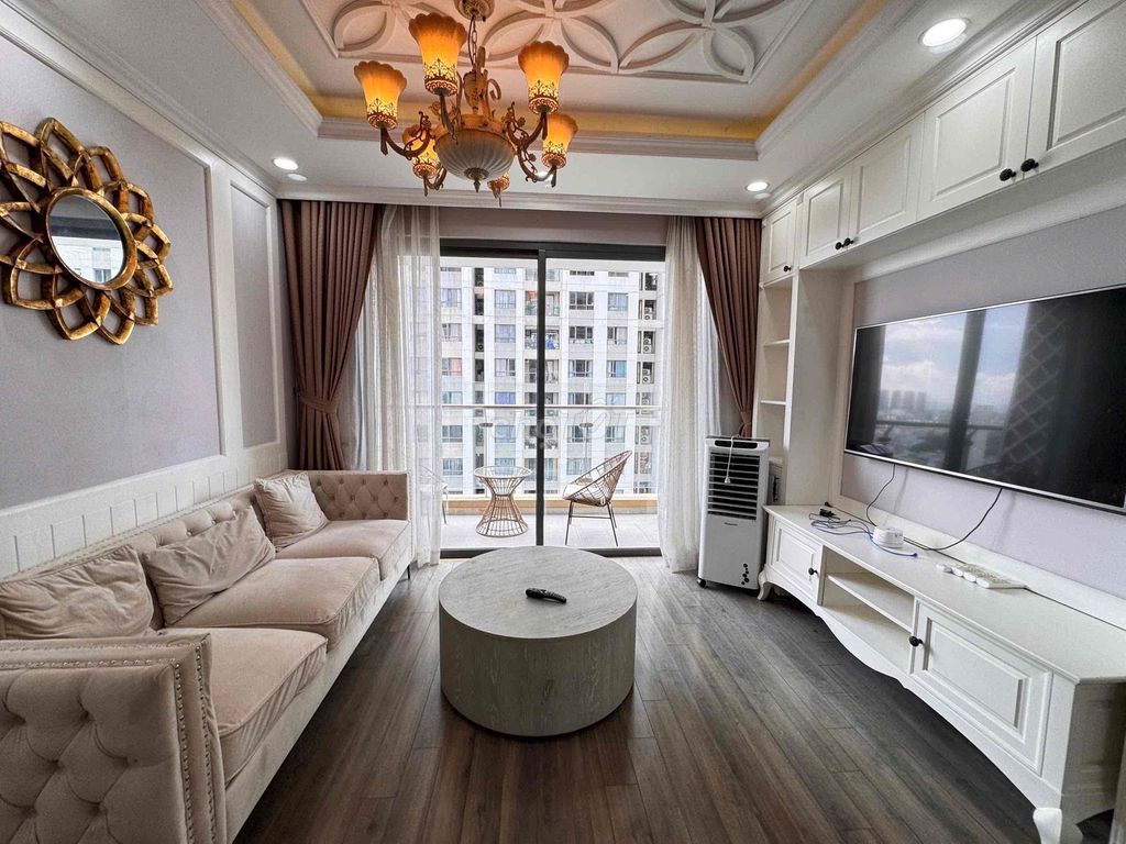 Rent Gold View three bedrooms. Two hundred and forty-six meters. Only 26 million new furniture a month.