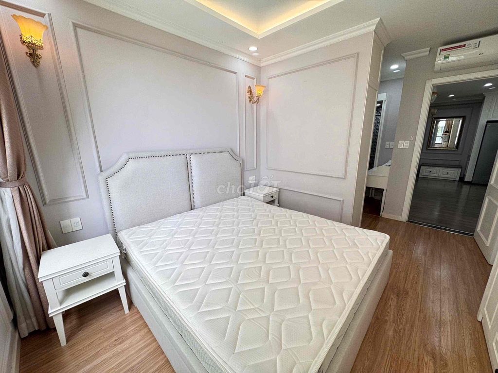 Rent Gold View three bedrooms. Two hundred and forty-six meters. Only 26 million new furniture a month.