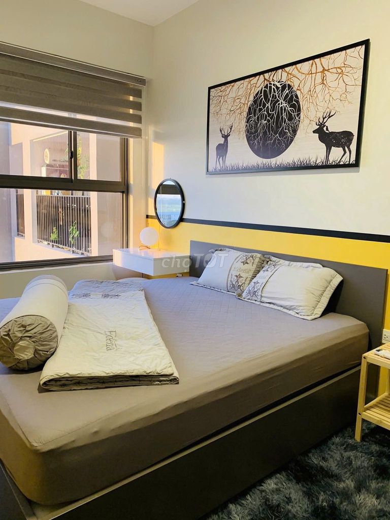 A two-room super-prime cap. A The Botanica toilet. Only 14 million near the airport.