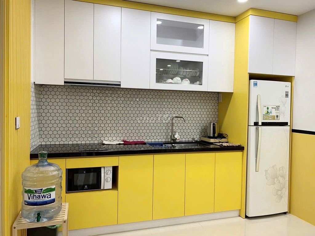 A two-room super-prime cap. A The Botanica toilet. Only 14 million near the airport.