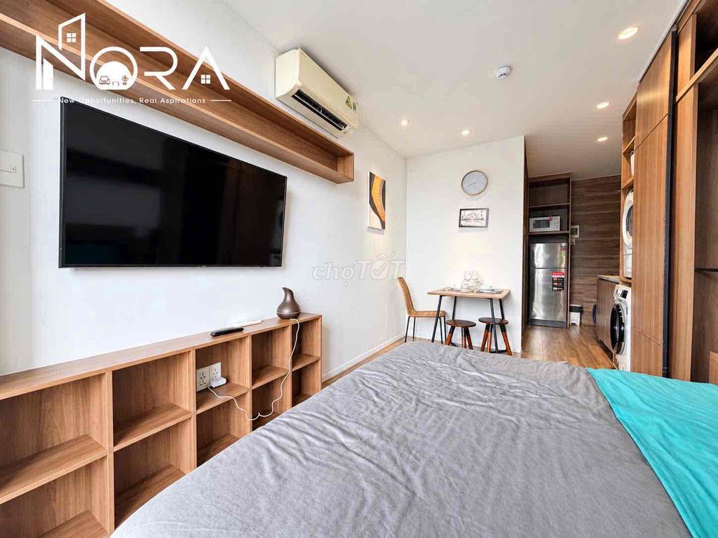 The studio is located in Tô Hiến Thành near Great Halli, bku, ueh