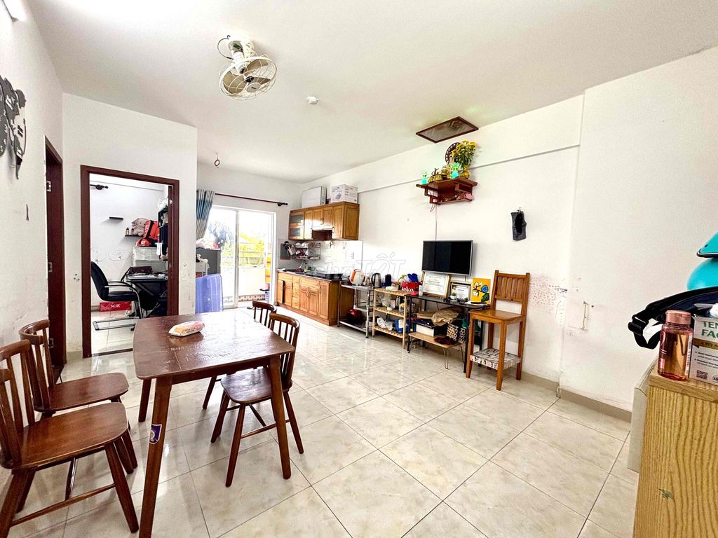 Two bedrooms. Two toilets. Full of balcony furniture. Seven million.