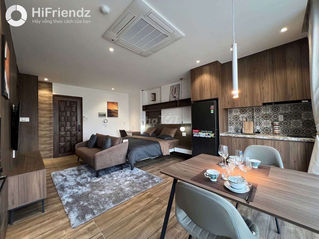 Open the apartment, set it up right away.