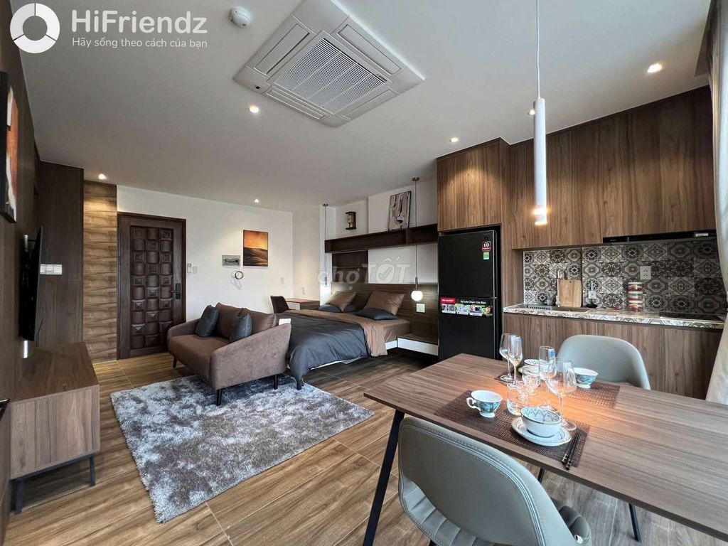 Open the apartment, set it up right away.