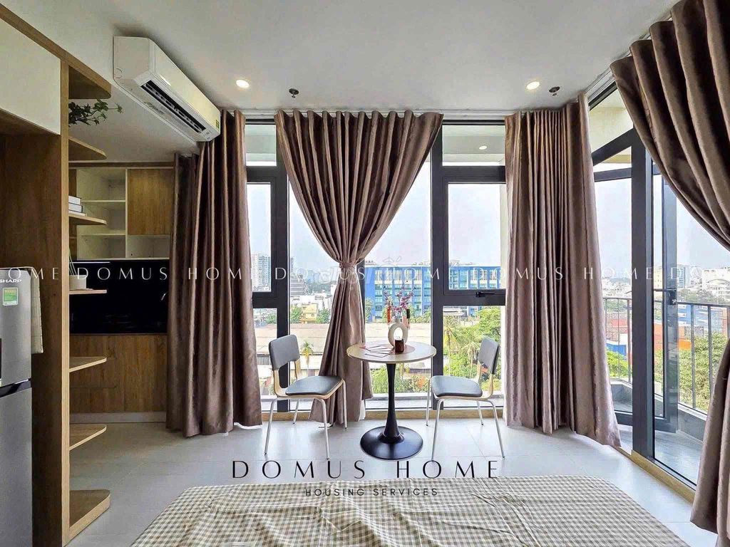 Rent an apartment full house window large Sư Vạn Hạnh district 10