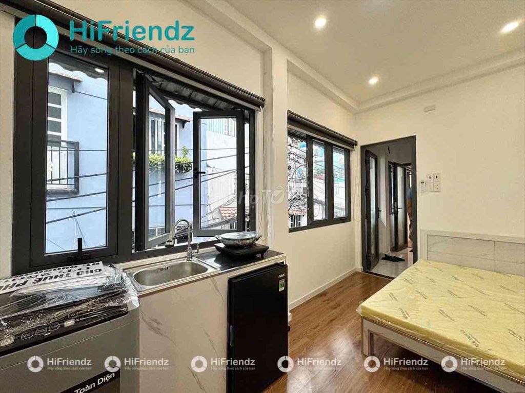 Studio full window interior right on Lê Văn Duyệt