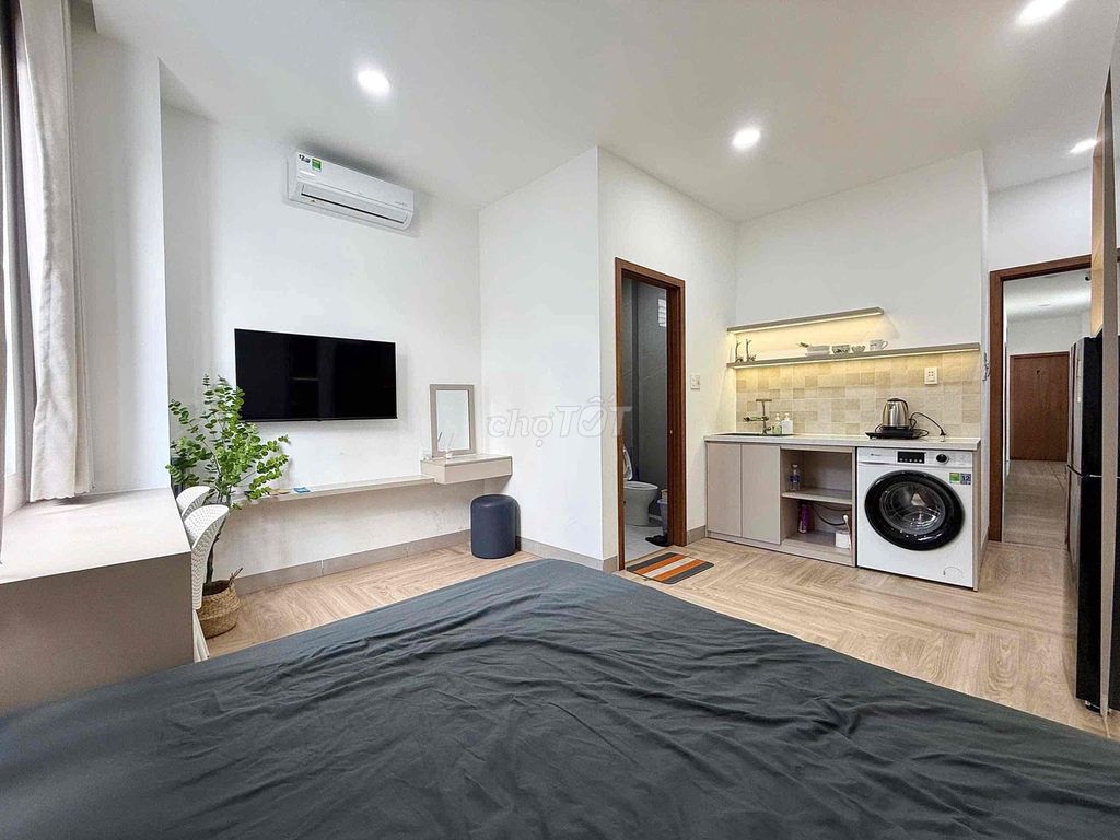 Right into the new room. Full wash-off machine.