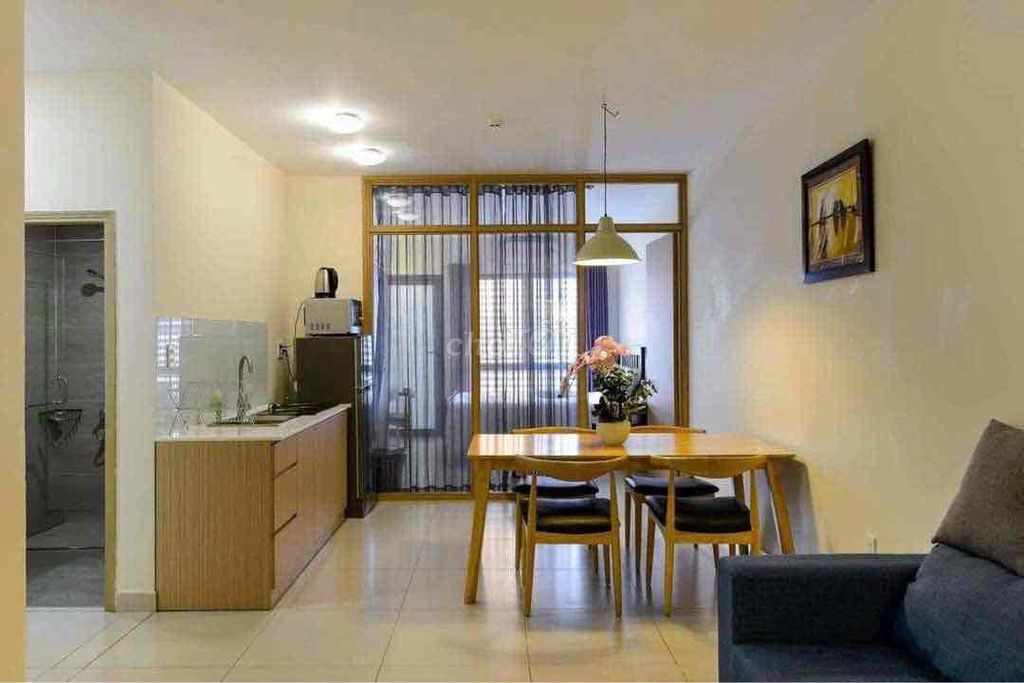 Rent a full Nguyễn Trãi apartment in 1st.