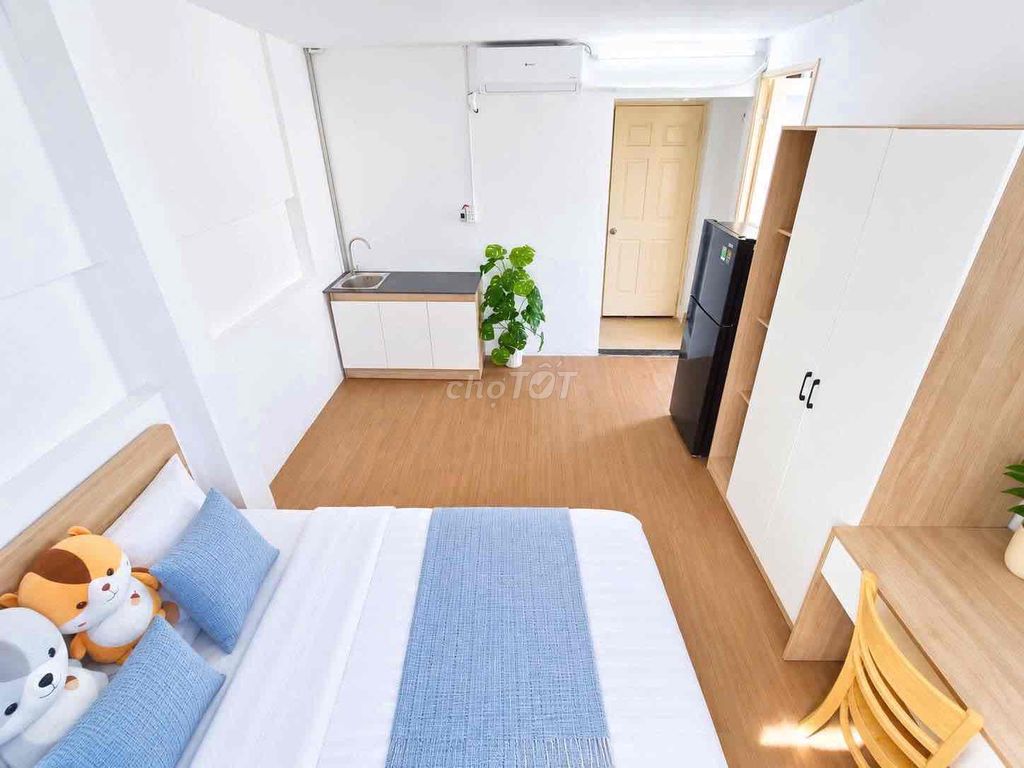 Room near ueh, Y-Y-Y-Y-There's a full interior balcony.