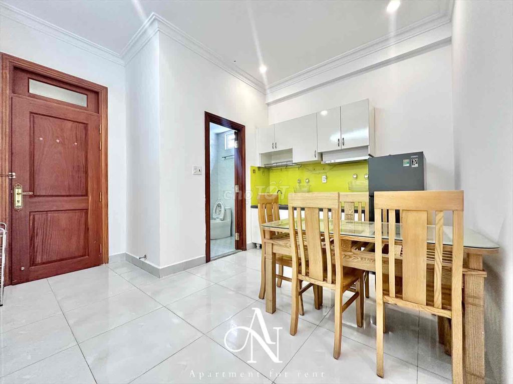 High-class apartment - one bedroom, two super open windows - elevator vault