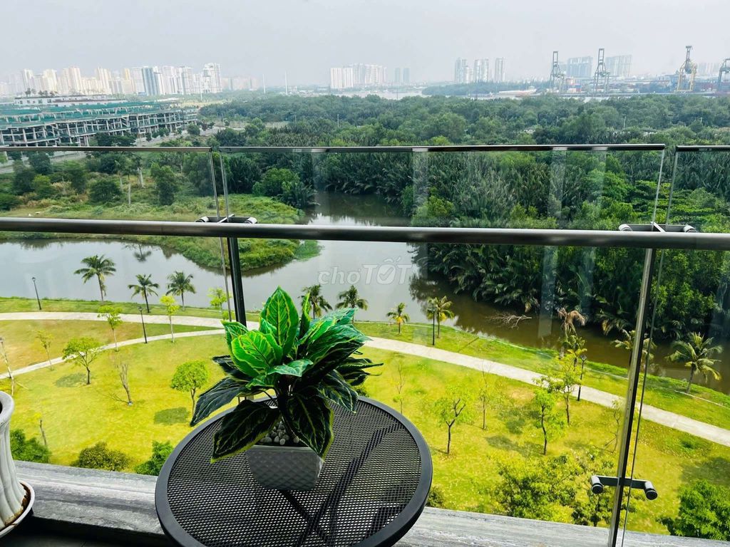 Rent sarica-- three bedrooms full of wits by the river.