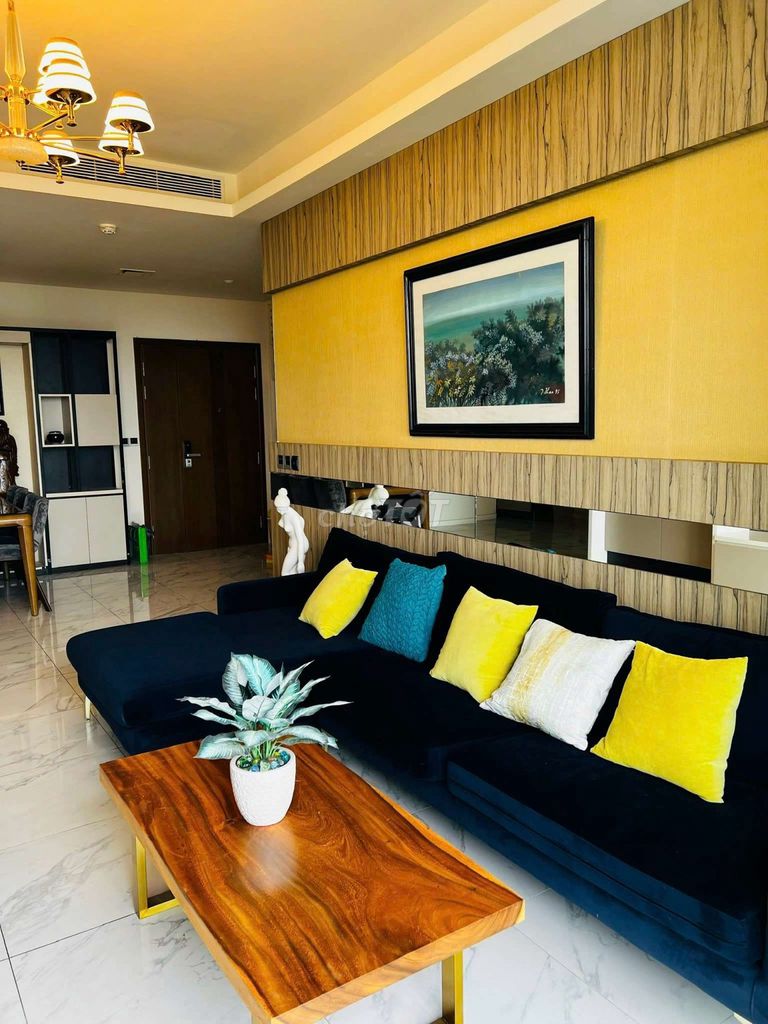 Rent sarica-- three bedrooms full of wits by the river.
