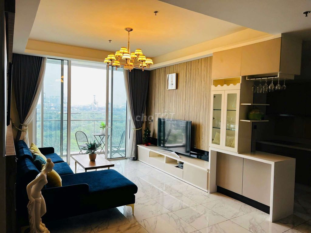 Rent sarica-- three bedrooms full of wits by the river.