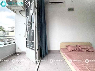 Rent the balcony apartment near the democratic cycle of District 3