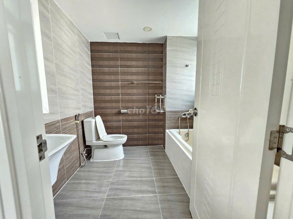 For quick rent Happy Valley, Mount Fuji, 135 meters, only price: 29 Trieu