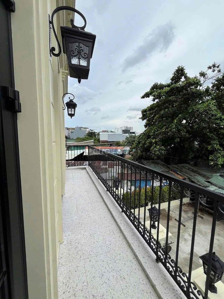 Rent the apartment. A balcony bedroom. 45 meters.