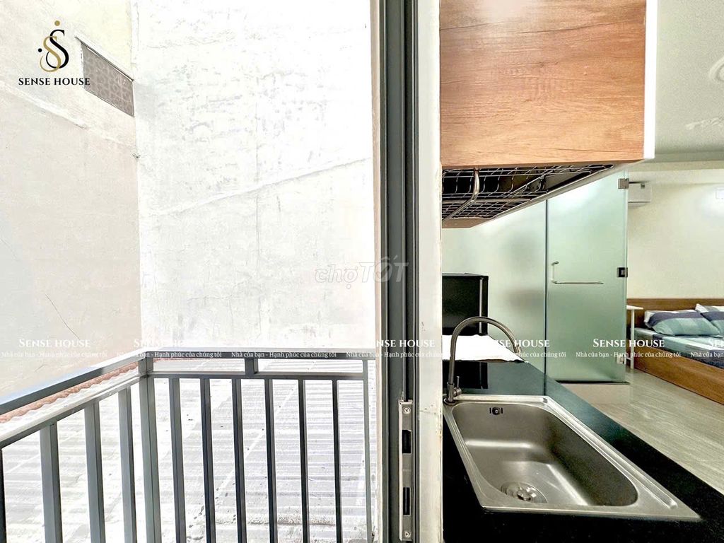 Studio balcony hessv - Right on the 7th.