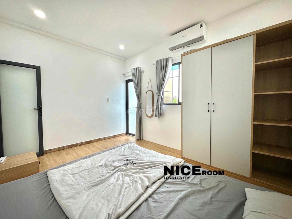 The apartment is a separate bedroom right near the new harbor. District 1.