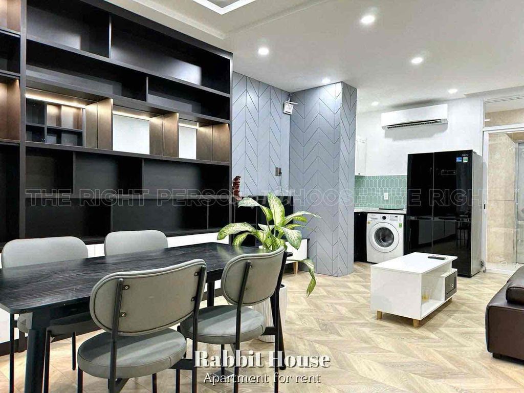 Two bedrooms. A full toilet with a balcony open Sư Vạn Hạnh district.